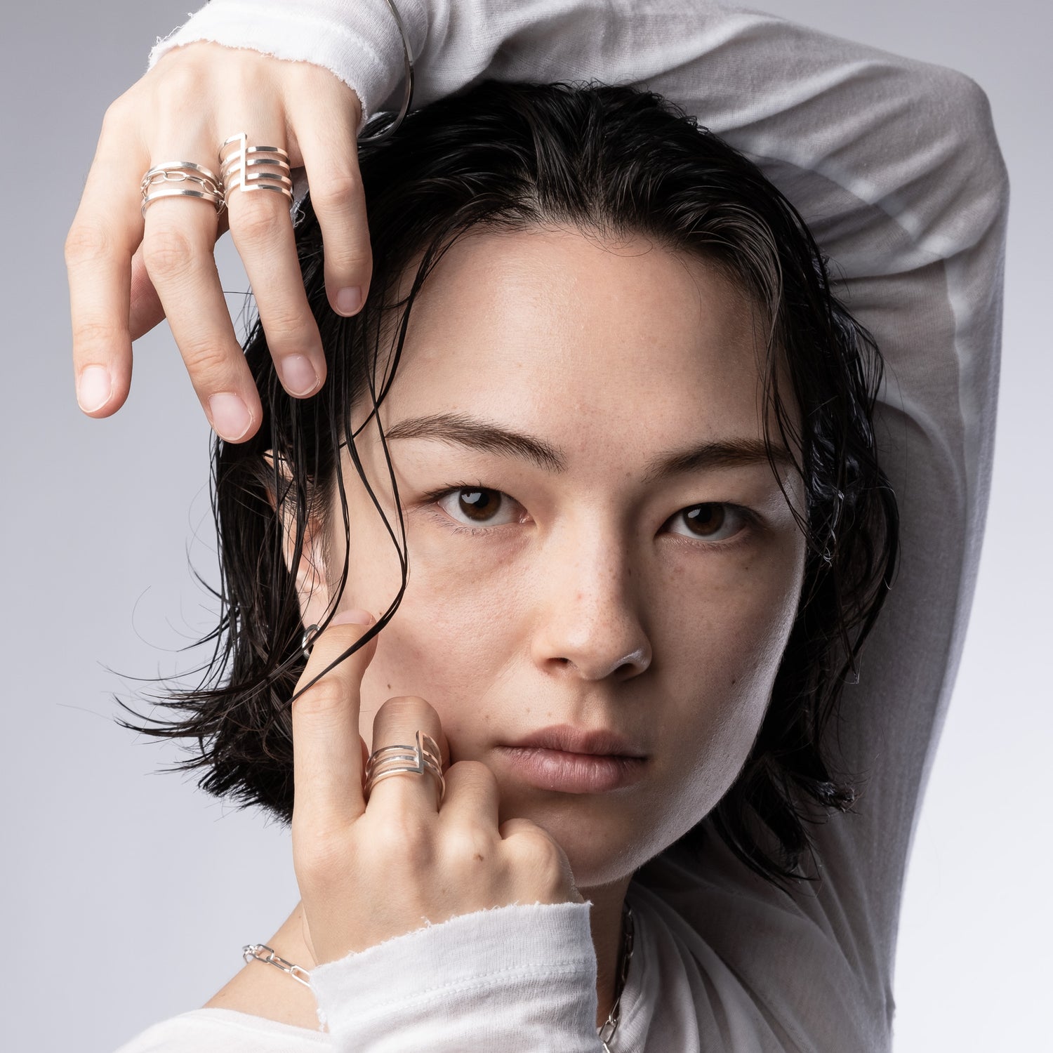 tcr019 - Silver Loop Ring