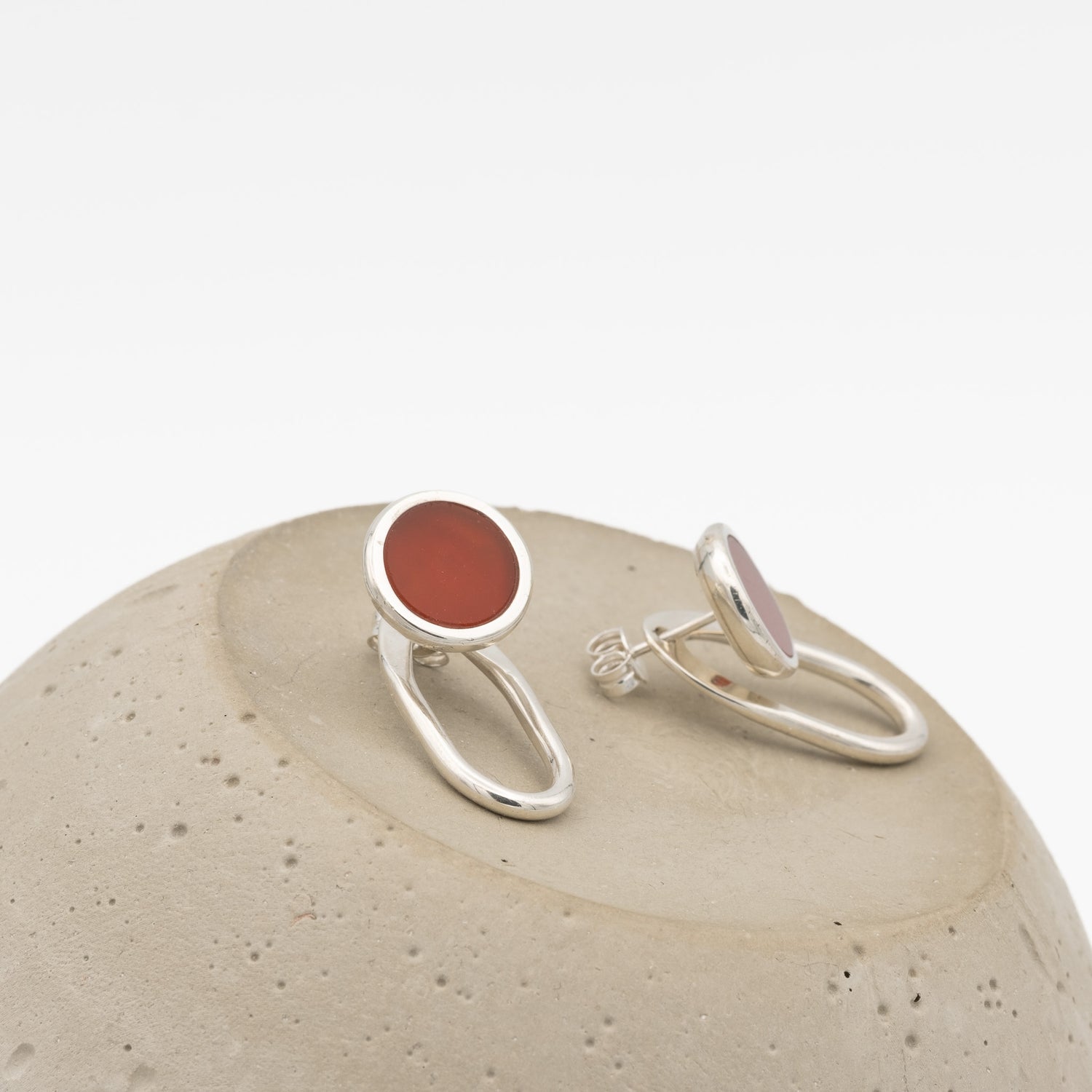ear silver studs karnelian with ear jaccket                       