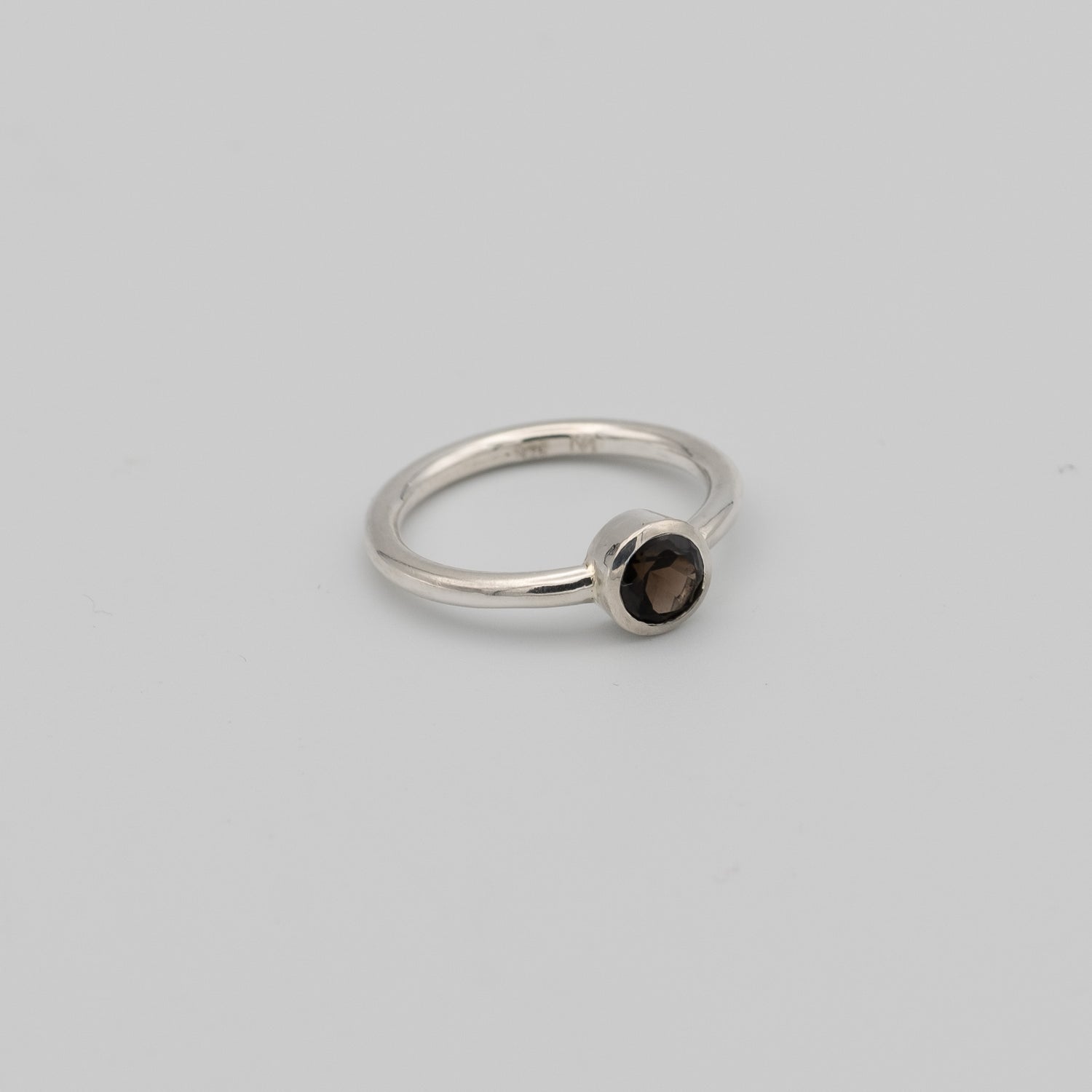 silver ring with smokey quarz gemstone