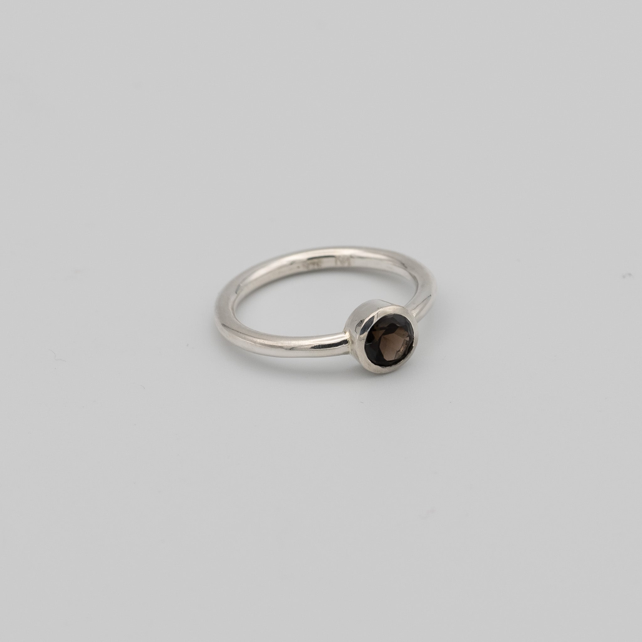 silver ring with smokey quarz gemstone