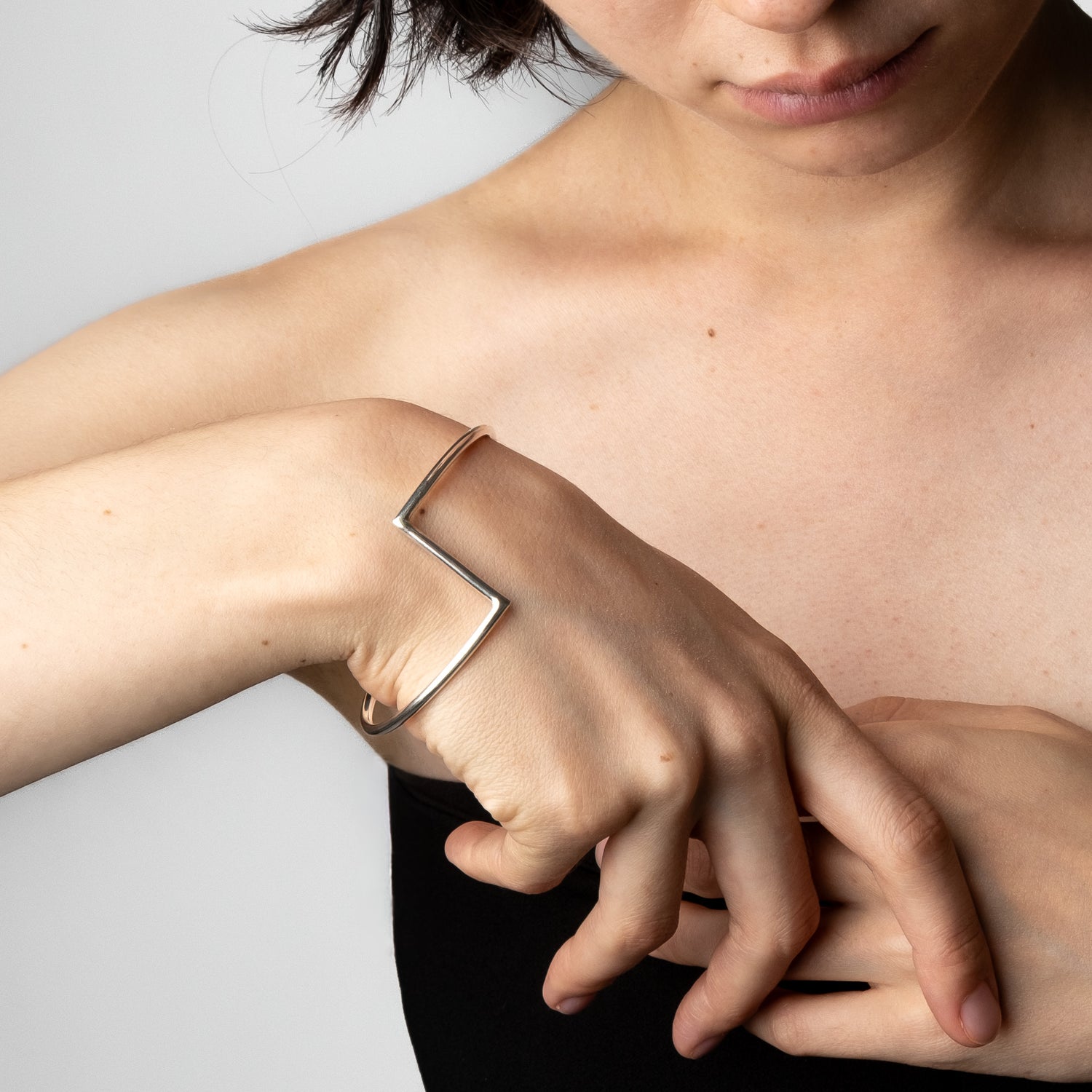 A close-up of a model&